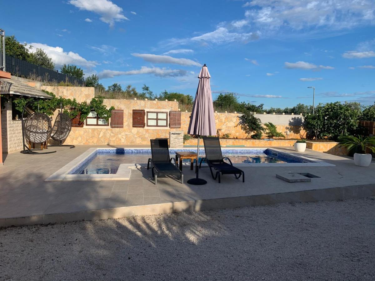 Holiday Home Cerim Trogir Extérieur photo