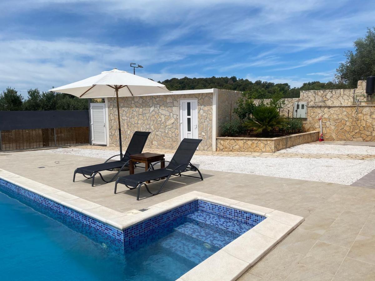 Holiday Home Cerim Trogir Extérieur photo