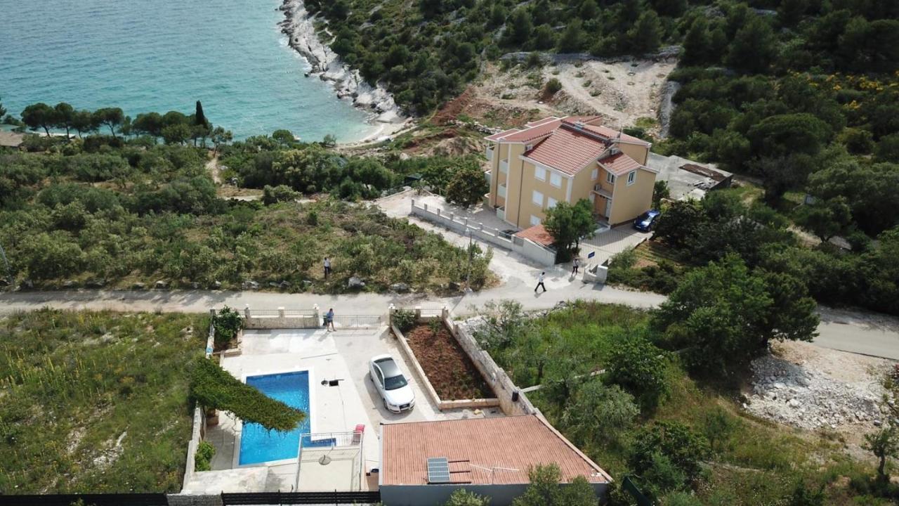 Holiday Home Cerim Trogir Extérieur photo